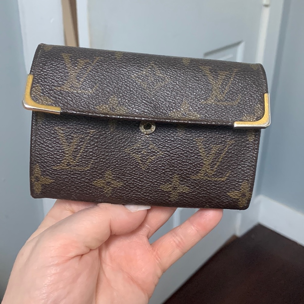 1988 authentic vintage small Louis Vuitton card case